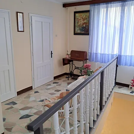 Kuca Sa Pogledom Na More- Paula Apartment Baska (Krk)